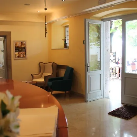 Ξενοδοχείο Boutique Kastel 3*